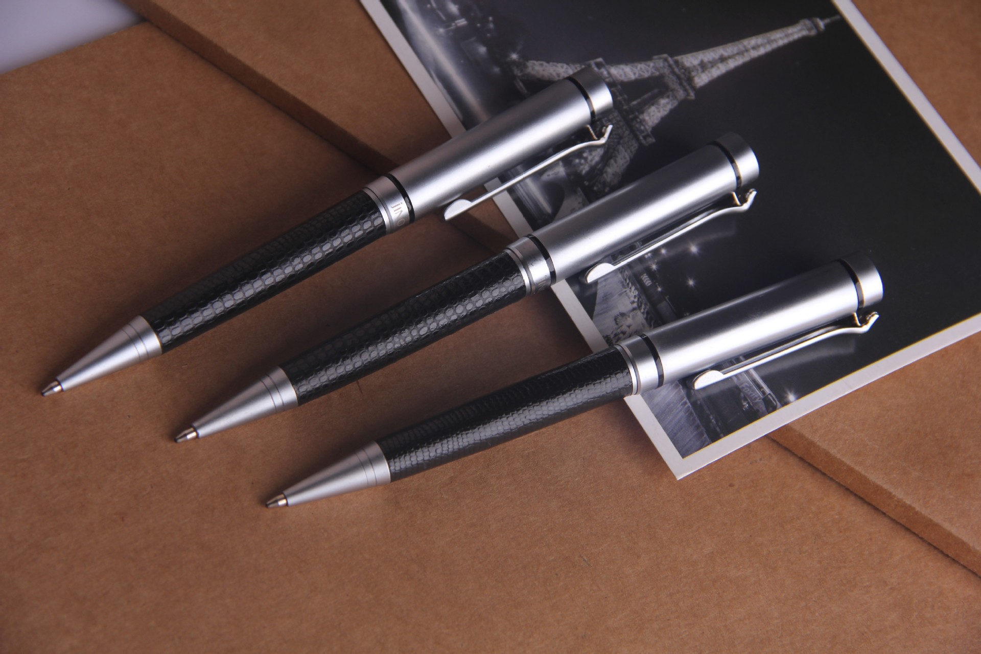 达尔文制笔厂直销供应金属圆珠笔 高档商务签字笔 皮革笔