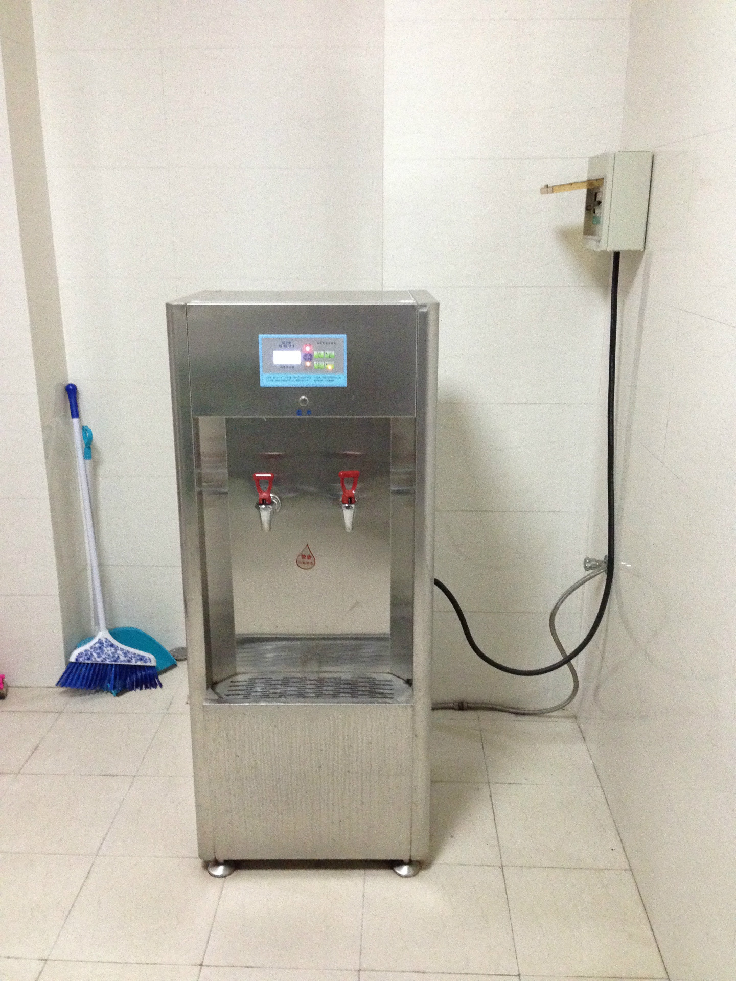 厂家批发 智能型大流量步进式开水器adb-h100l 商用开水器