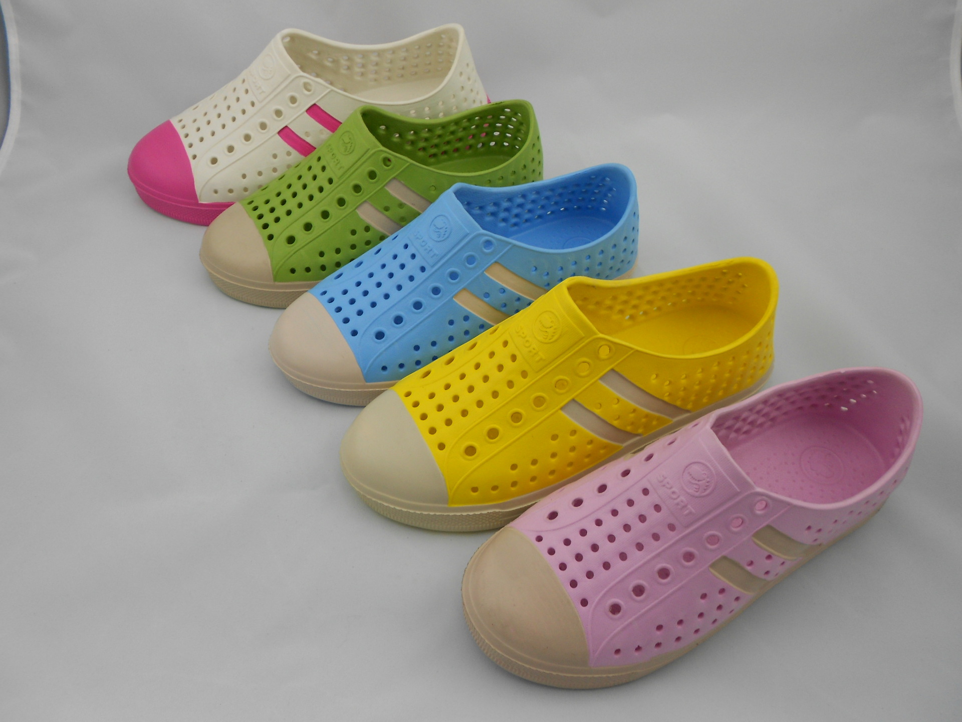 福建福州2014韩版情侣款小园孔透气女式花园鞋 eva板鞋款洞洞鞋批发