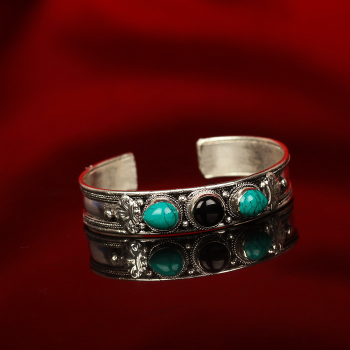 西藏红尼泊尔手工镶金刚石水滴状绿松石纯银手镯㊣纯手工雕花镯子