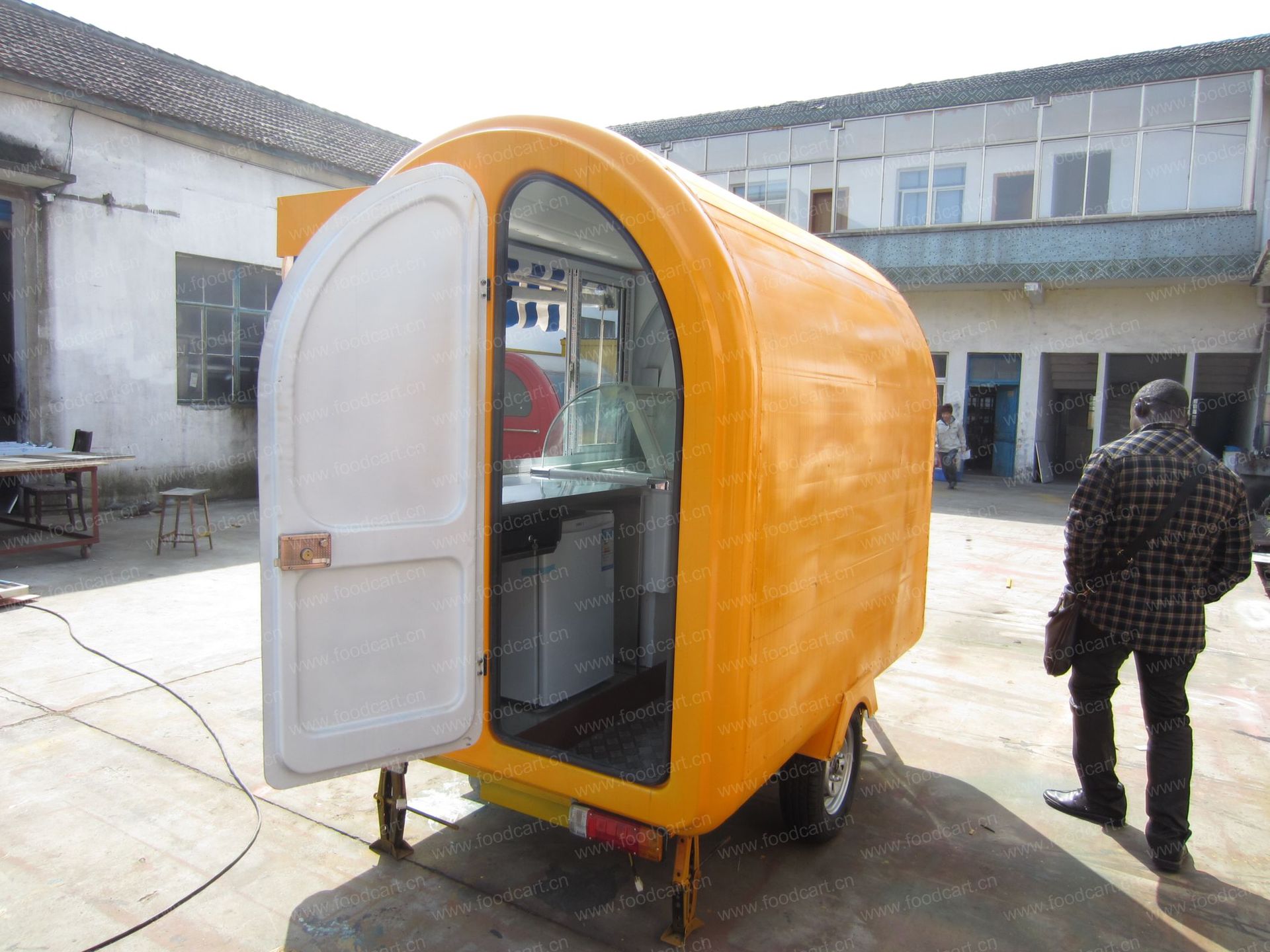 出售多功能电动 移动小吃车 早餐车 售货车 关东煮 油炸烧烤餐车