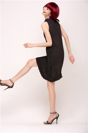 2014春夏秋新品中长款连衣裙纯色中厚三宅褶皱大码女装amyl190