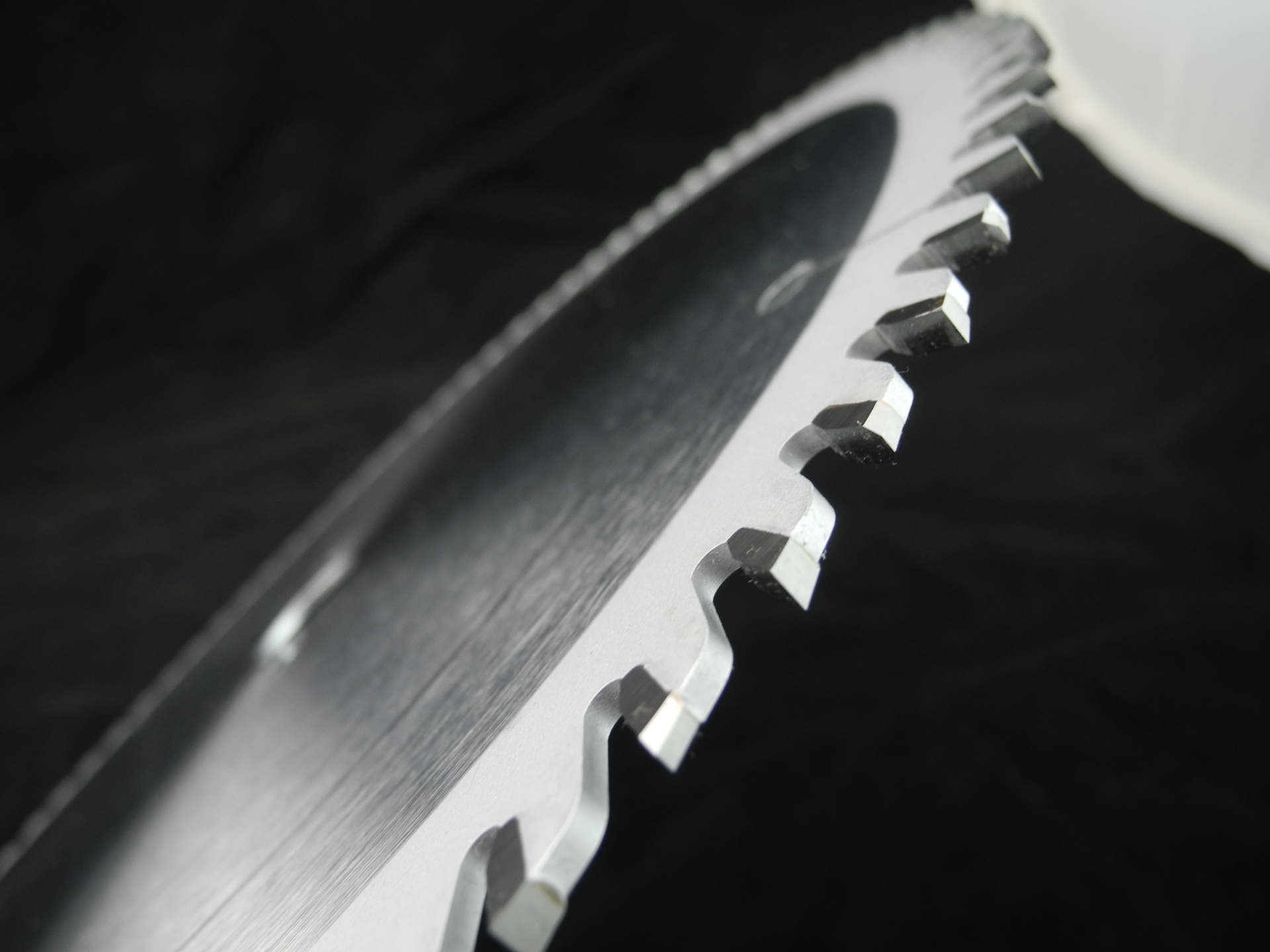 厂家直销往复锯高精度木工圆锯片400*60*4.4*84t