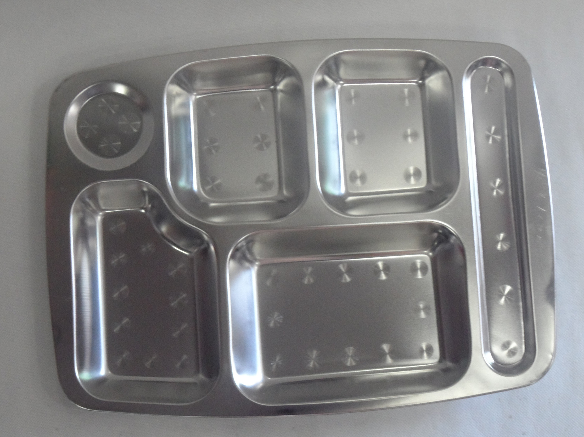 大六格分格快餐盘 加厚加深不锈钢无磁快餐盘 食堂用餐盘 分餐盘图片