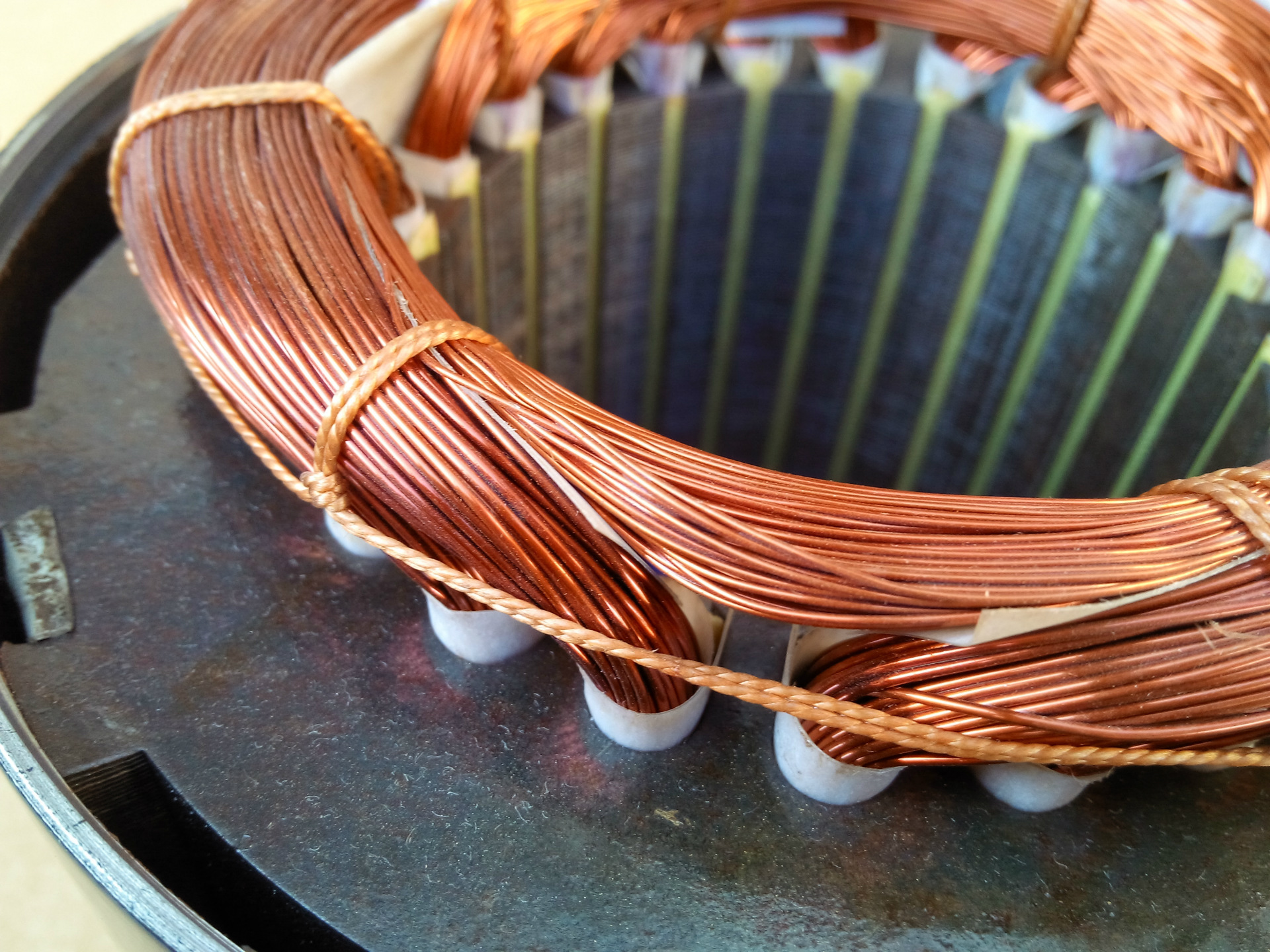 该机功率大,安装全铜线圈标准为800w电机,机器运转顺畅,性能超群;适用