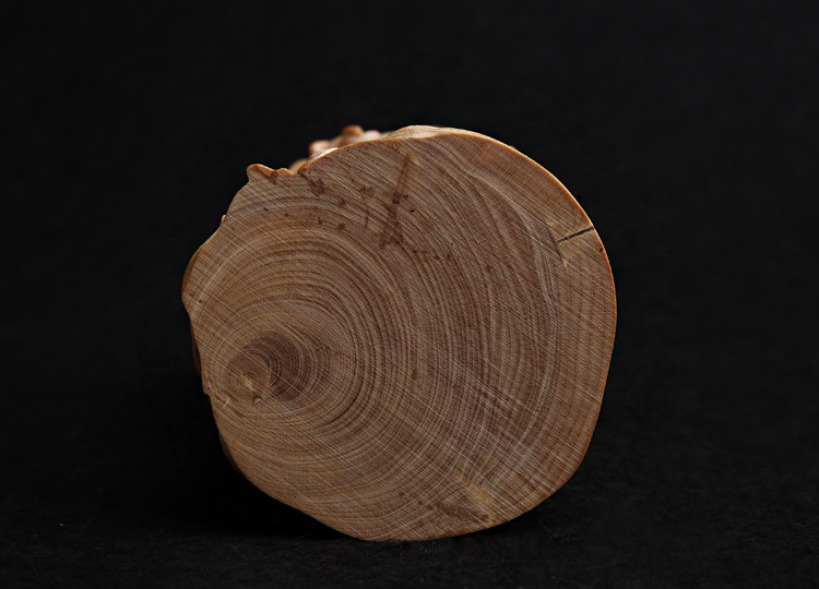 对于货品质量没有完全固定标准,且木制品条件特殊,有木纹,木结,木色