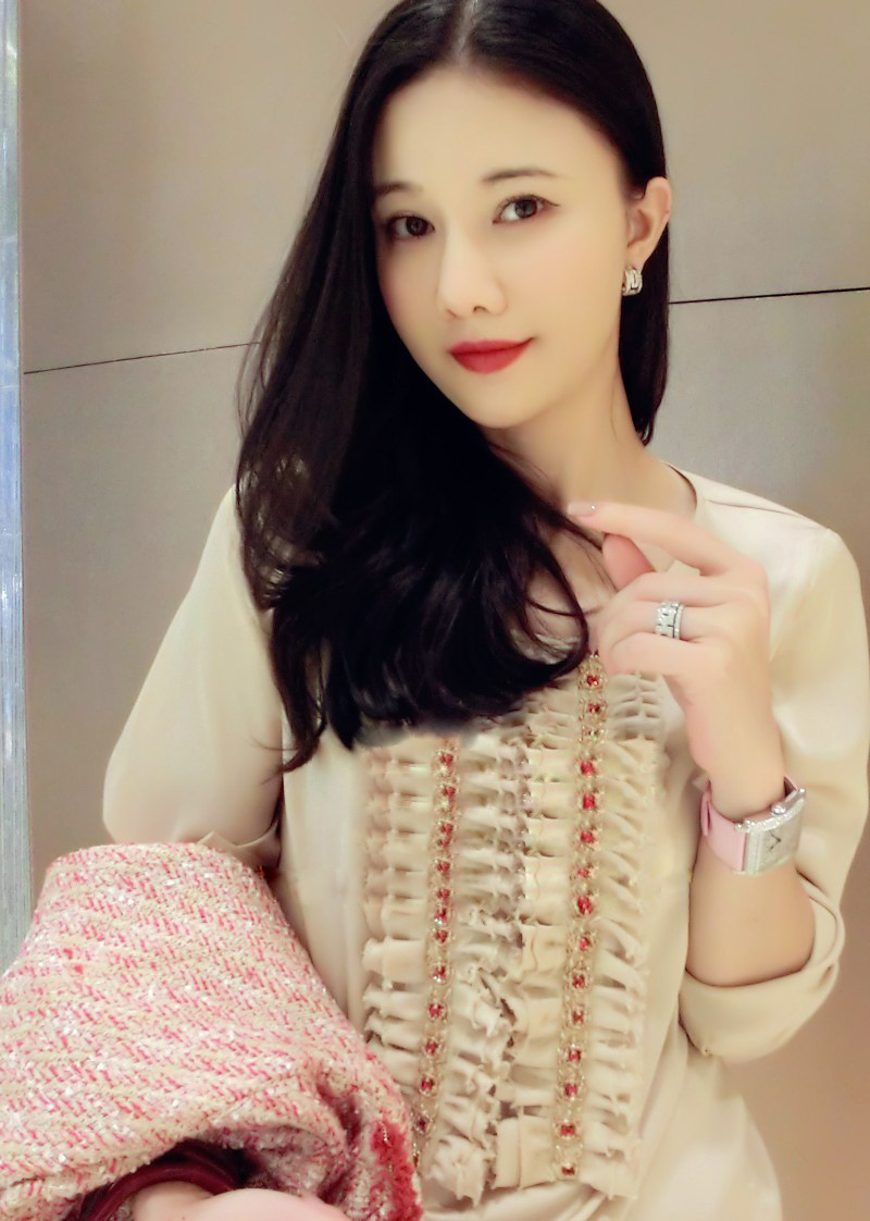 刘钰懿刘美人同款 香槟色荷叶边订珠上衣女 2015冬季新款爆款