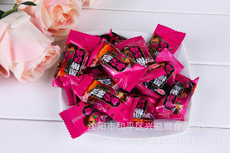 辽宁沈阳厂家批发合盛源黑糖话梅水果硬糖量大优惠婚庆喜糖果散装糖跑