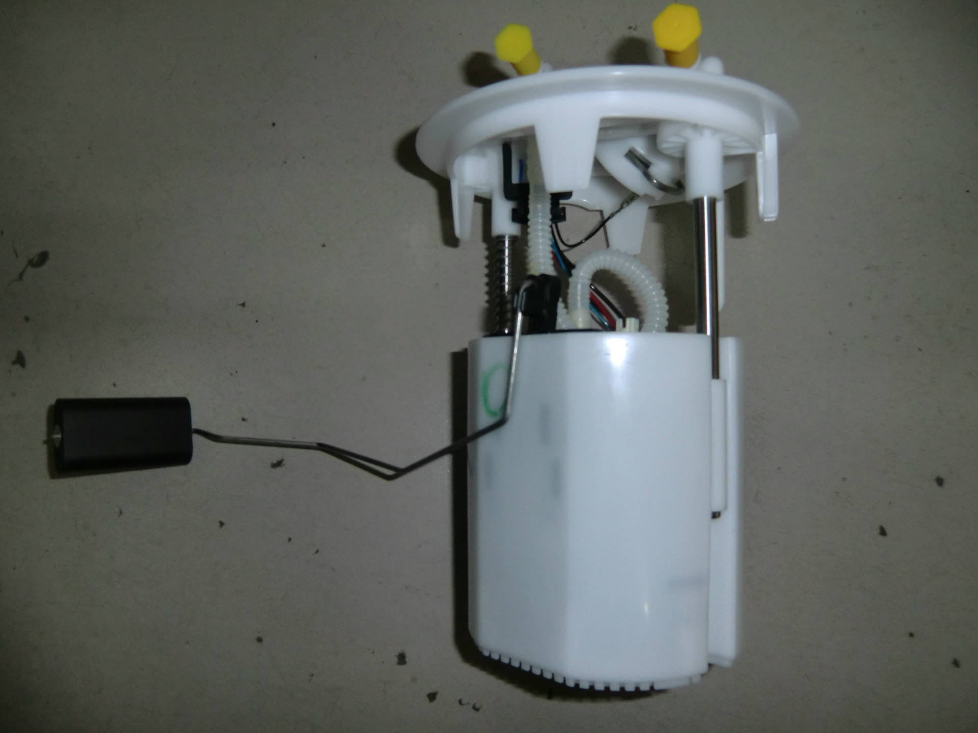 批发 东风雪铁龙全新爱丽舍 标志301 原厂电子燃油泵总成m43