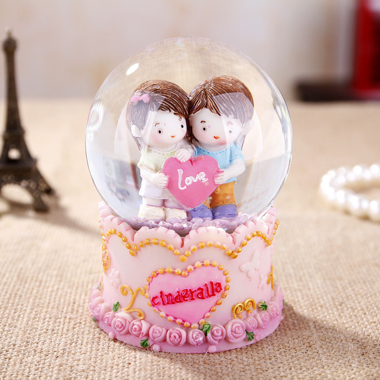 树脂浪漫情侣摆件 婚庆用品 同学礼物 装饰品 发光水晶球 ss419