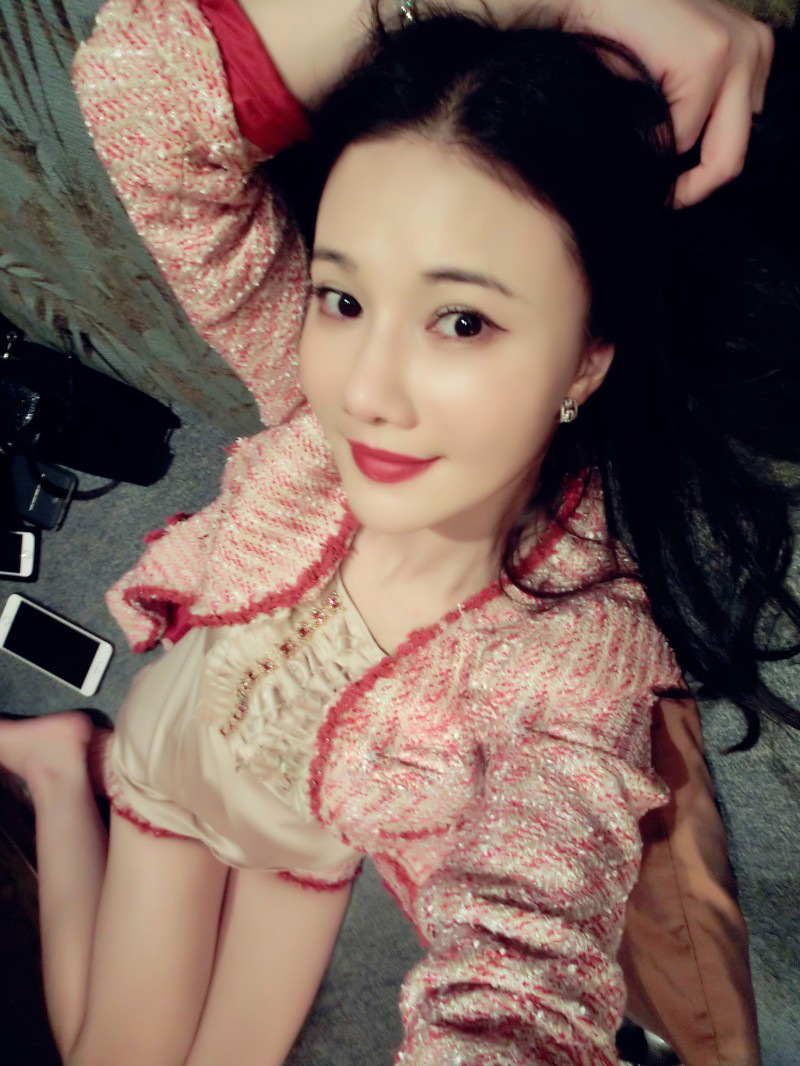 钰懿纺2015春夏新款明星同款 艳红呢子短裤