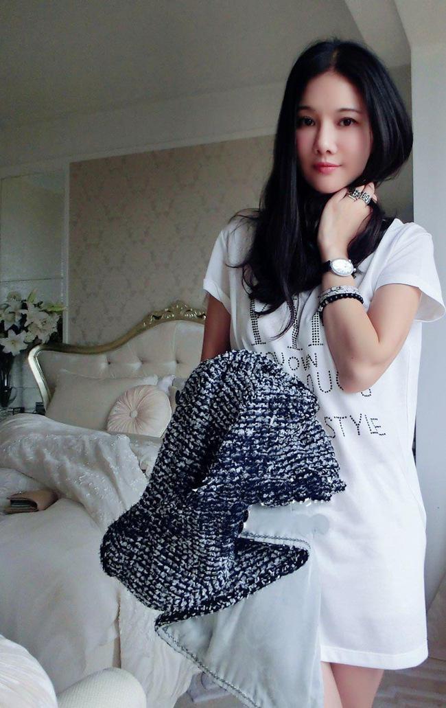 刘美人刘钰懿同款t恤字母烫钻中长款宽松大长t恤微信代理一件代发