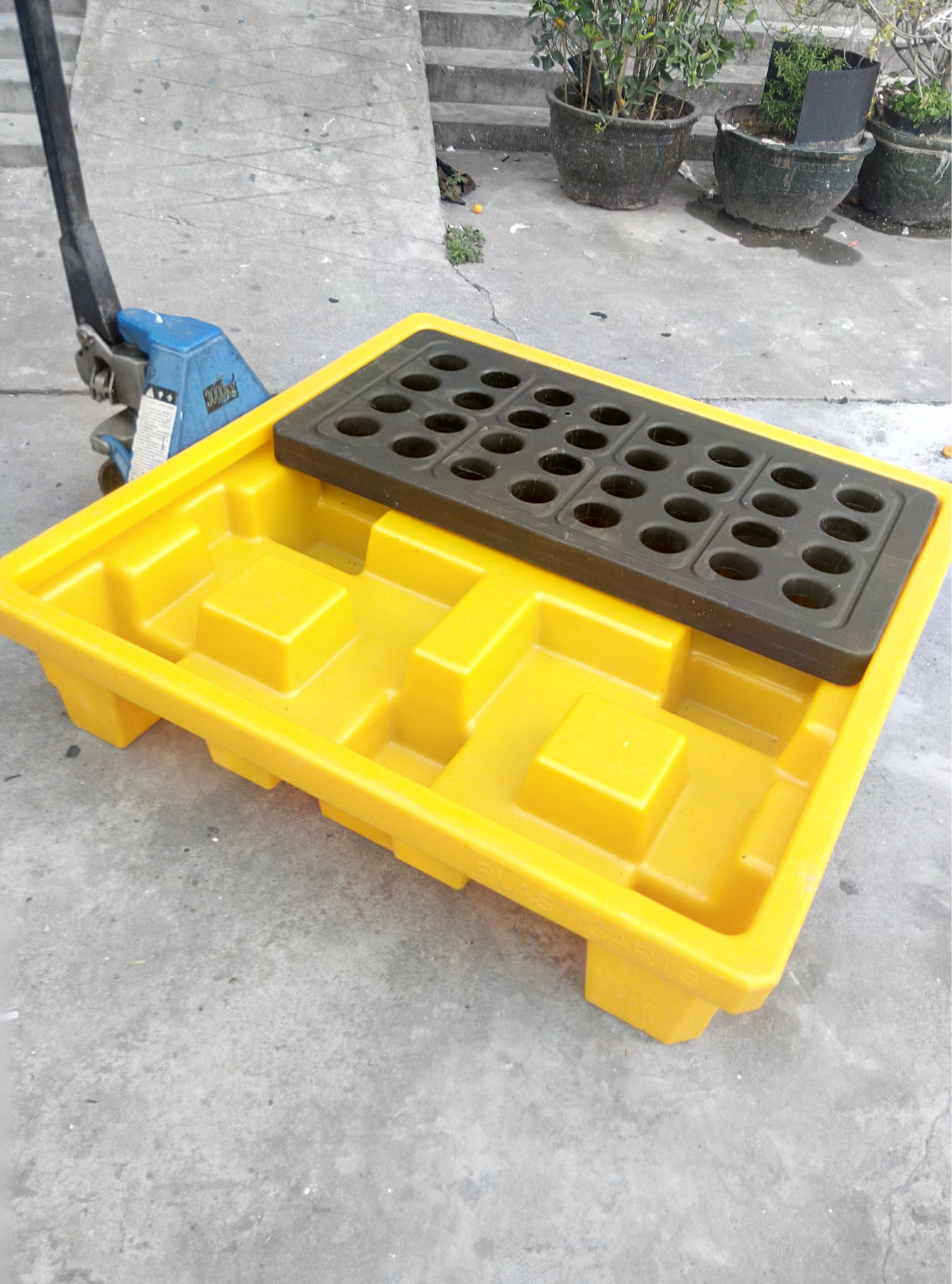 供应江苏南京塑料防泄漏托盘 无锡聚乙烯盛漏平台 徐州油桶接油盘