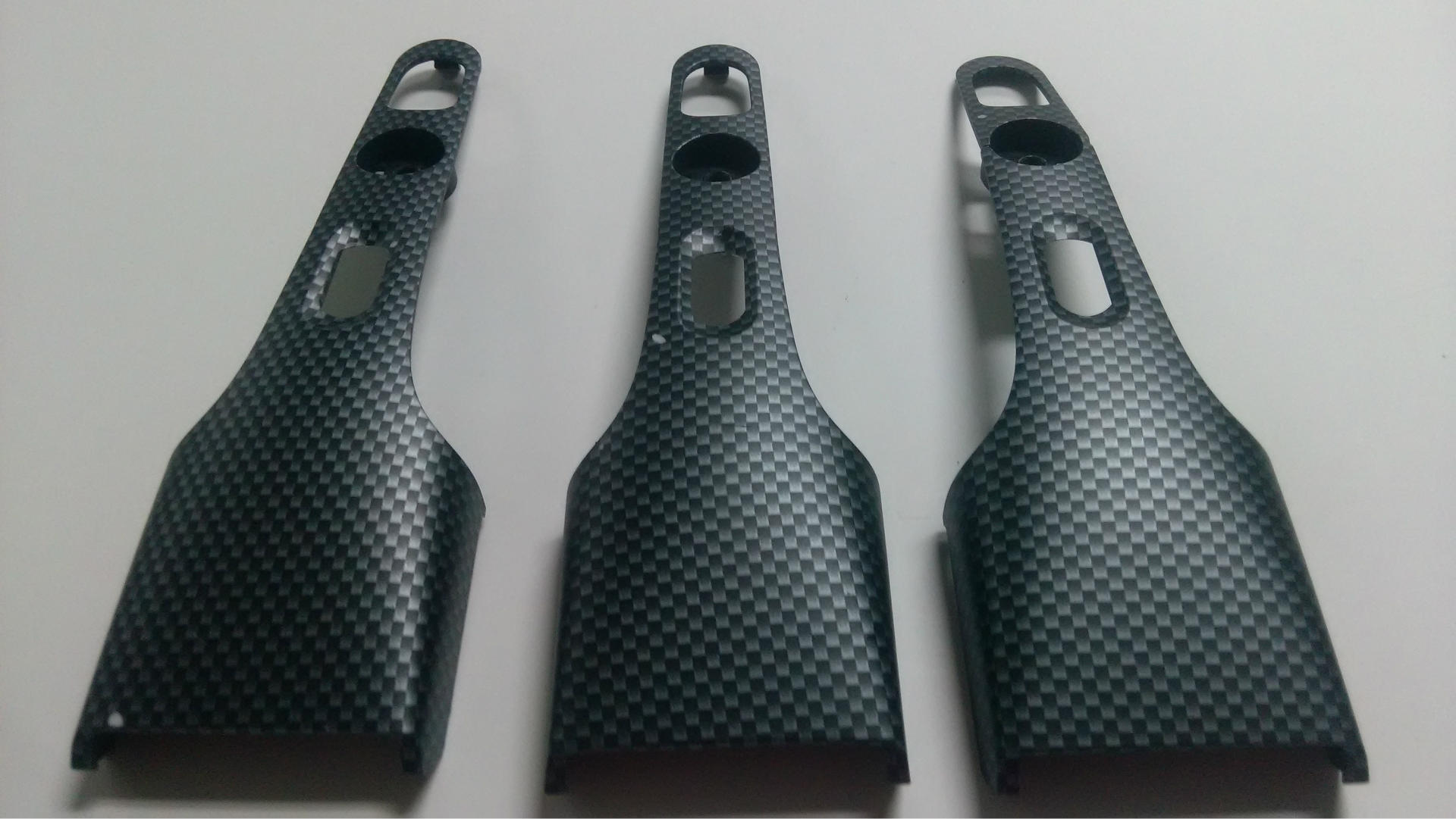 深圳厂家专供碳纤维纹水转印,热转印加工