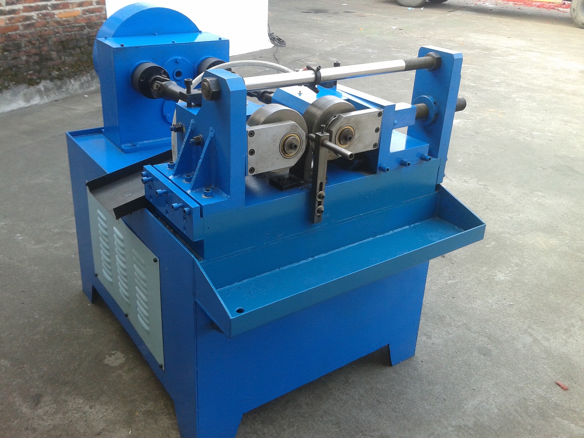 厂家直销无头镙丝专用机床攻丝滚丝搓丝网纹压花液压滚牙机