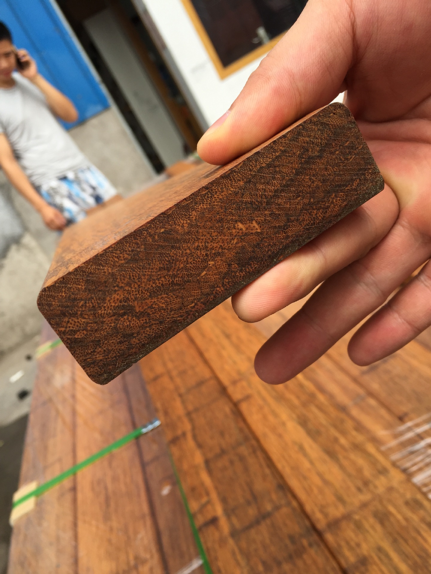 三 稳定性高,湘楠竹坯板具有耐吸水,不变形等优点,据测定24小时吸水
