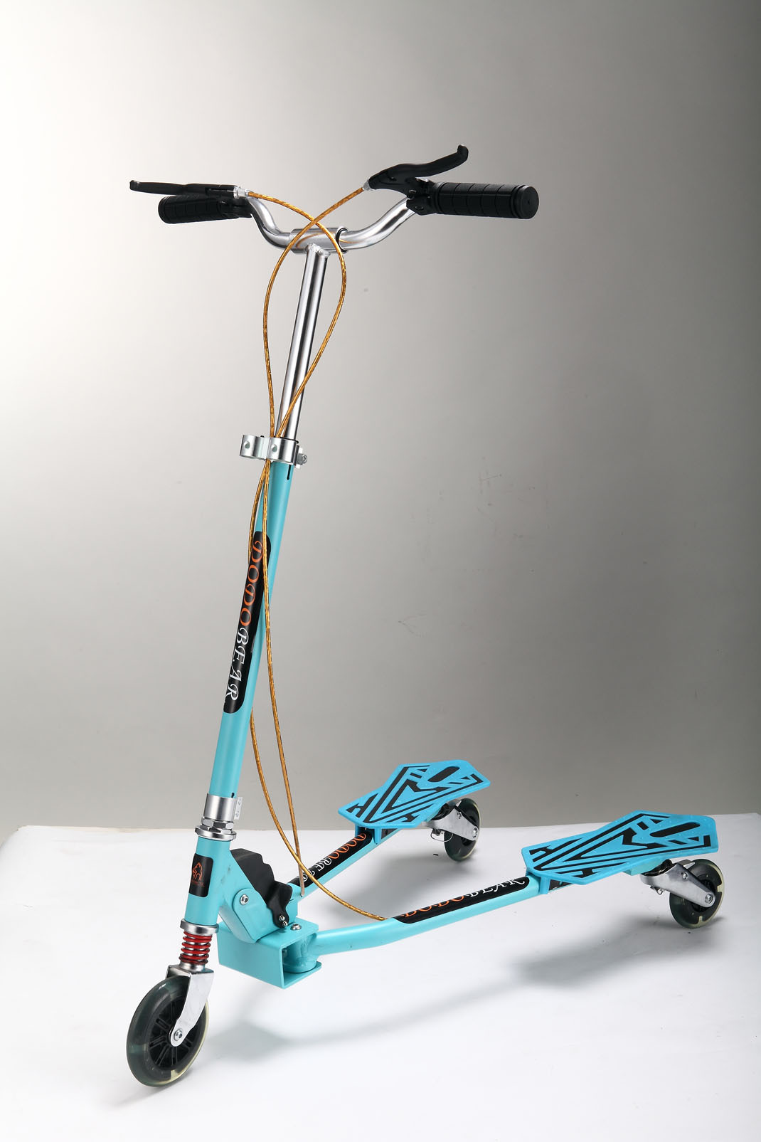2015最新款三轮儿童滑板车四轮剪刀车踏板滑滑车双后刹蛙式车