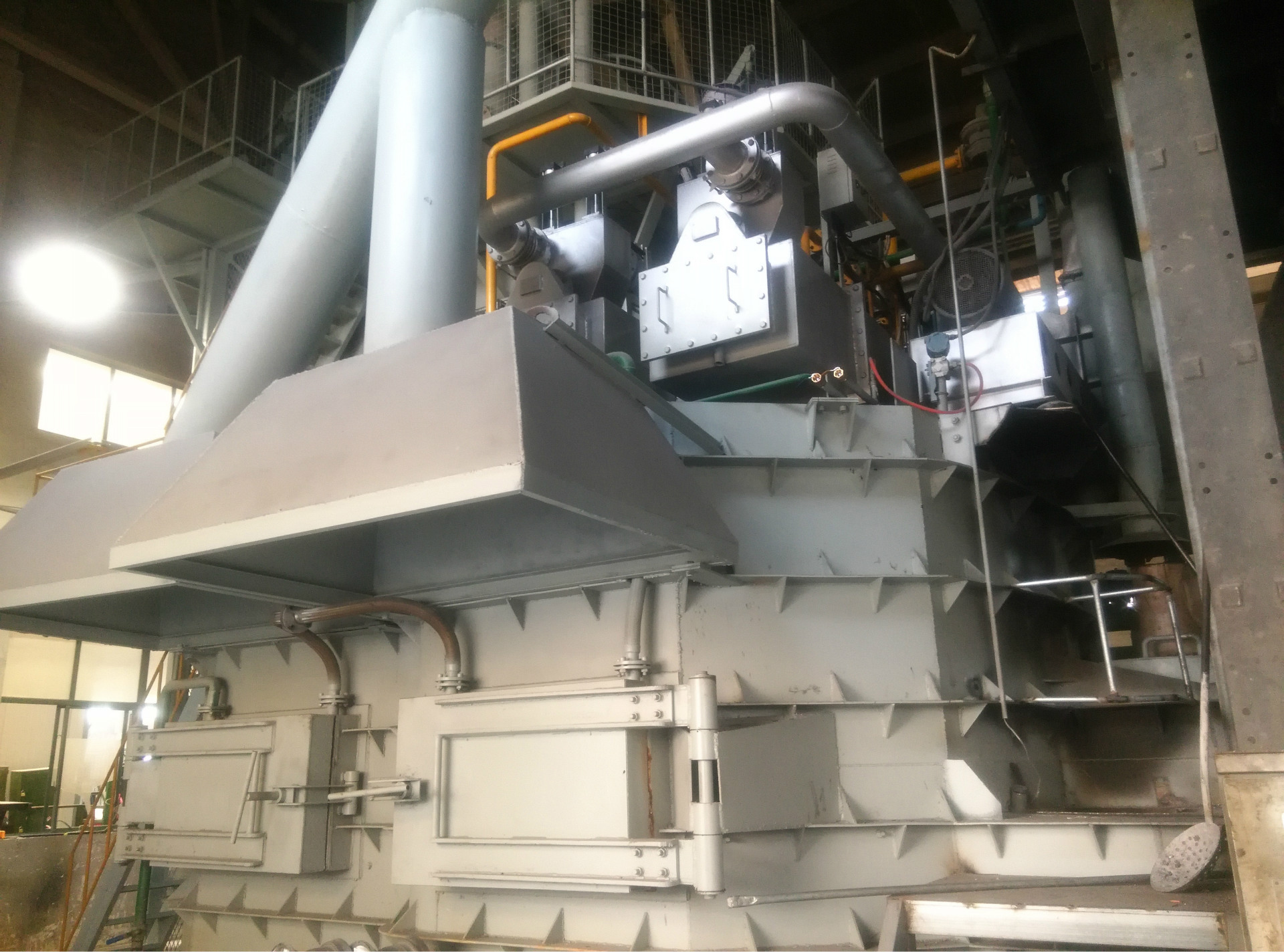 环保高效燃气 脉冲蓄热式熔铝炉,铝液保温 节能40%燃气熔铝炉