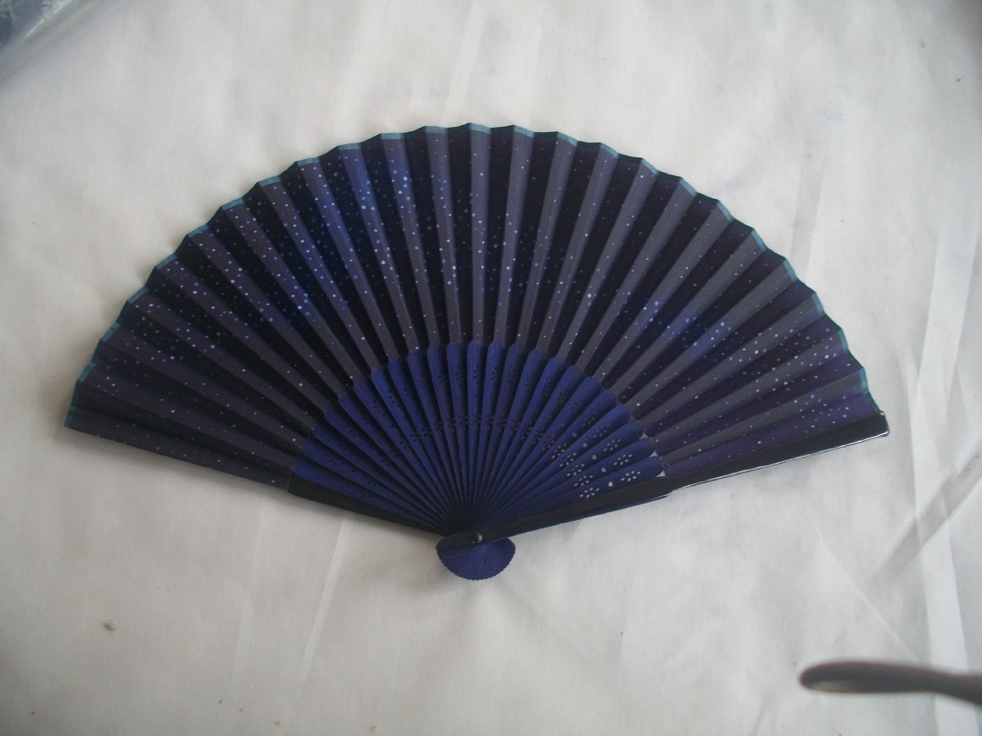 订制仿真丝21cm广告竹扇子25根柄烤漆大边骨精美布折扇子女扇