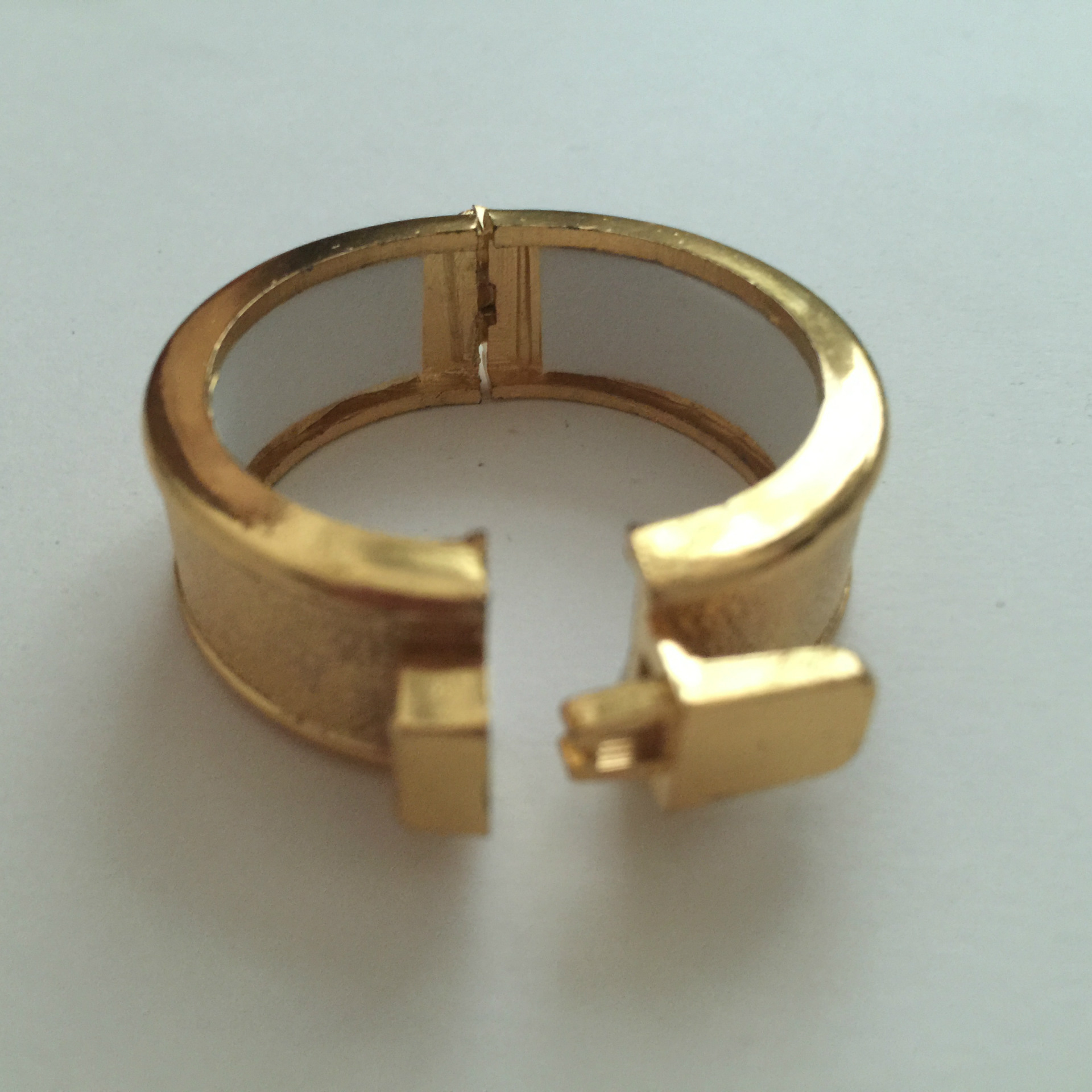 塑料酒瓶扣_厂家一次性塑料酒瓶扣 防伪扣 金色 一体 内径34mm - 阿里