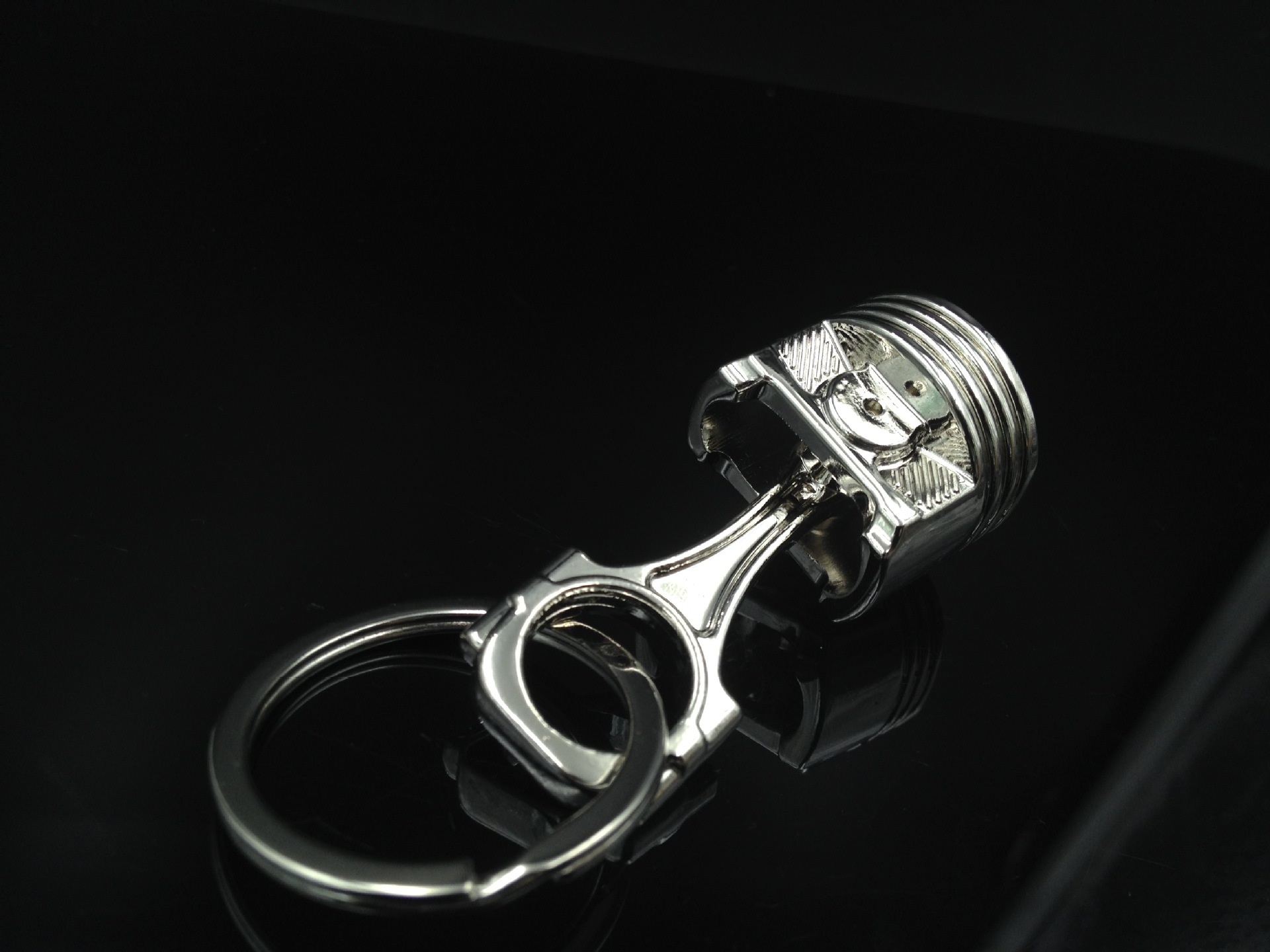 供应创意金属钥匙扣 个性时尚金属汽车活塞钥匙扣 小礼品赠品批发