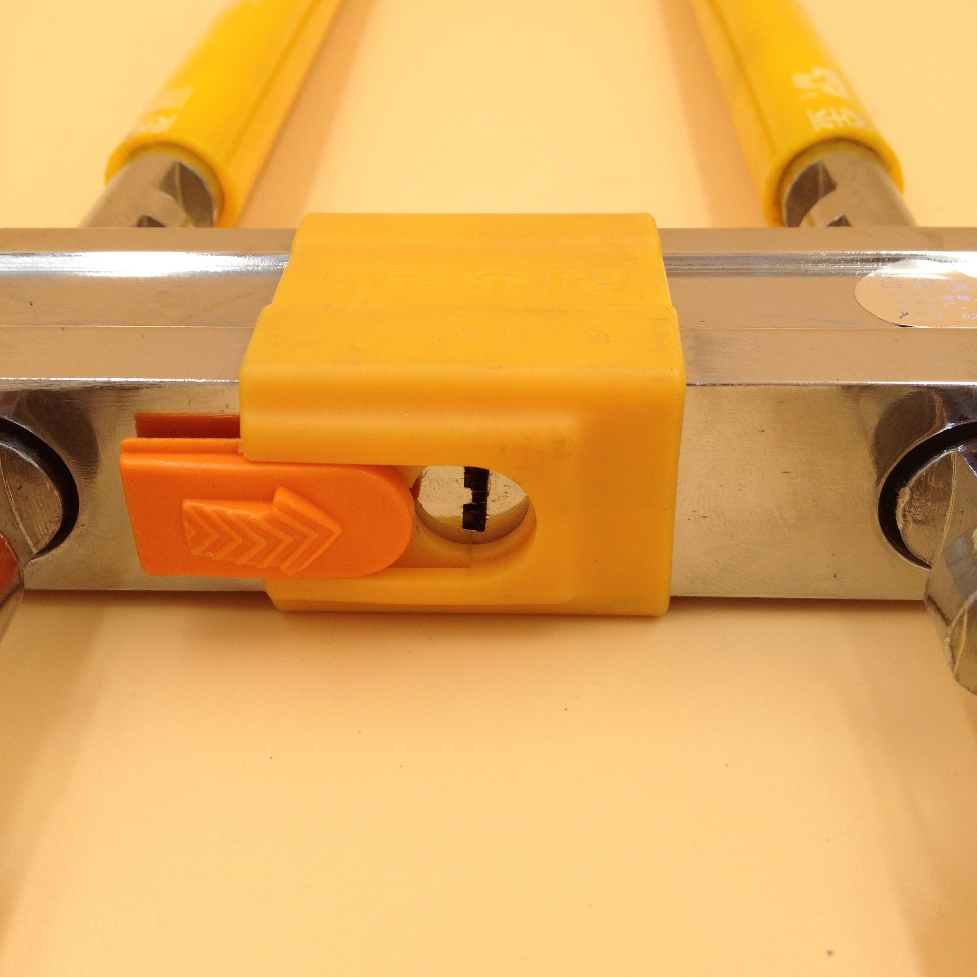 批发金鹰防盗锁 玻璃门u型插锁 电瓶车摩托车交通锁