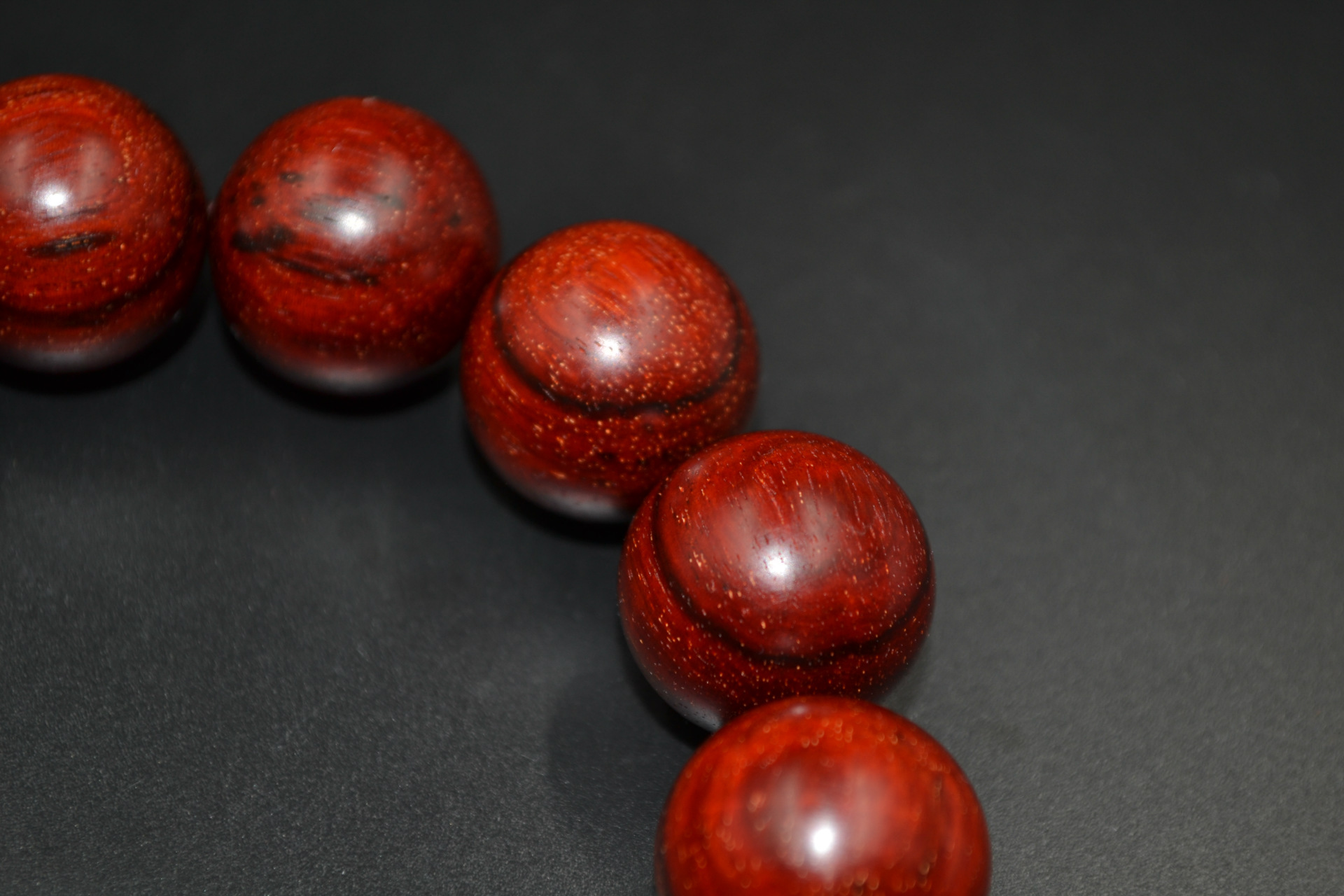 新品 野生林小叶紫檀火焰纹爆金 鸡血红高密高油 仅2串