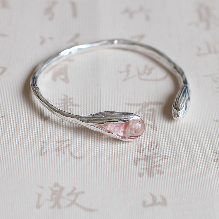 【人品银品】s990纯银饰品 明星同款草莓晶女士玉兰花手镯 若曦