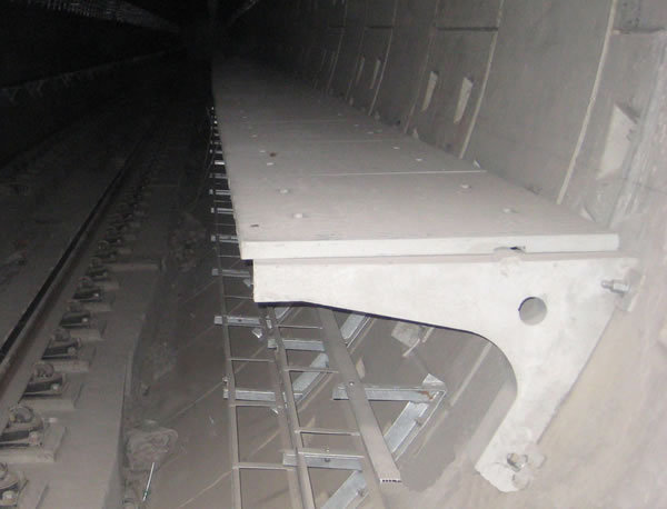 预制地铁疏散平台