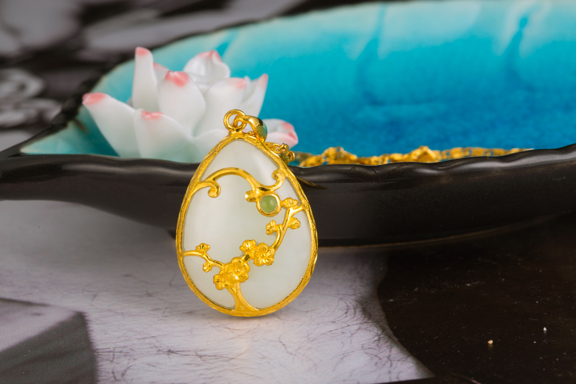 恒星珠宝 金镶玉吊坠 梅花吊坠批发 女士时尚吊坠 送朋友