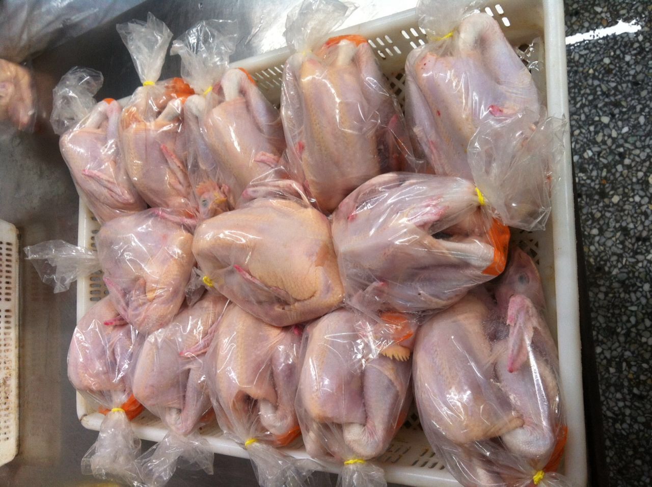 三黄鸡817厂家无水净膛纯干熟食专用白条西装批发奥尔良烤鸡