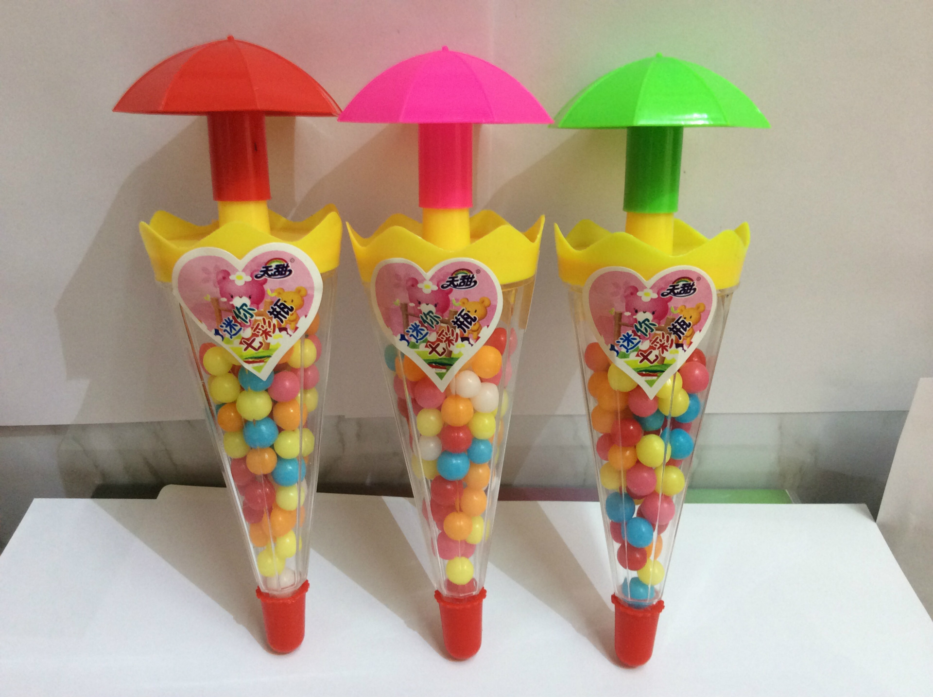 火爆热卖情侣伞糖果玩具 综合水果味 新款小雨伞手柄 够独特