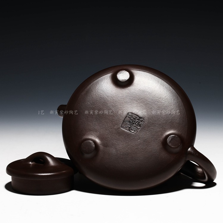 宜兴紫砂壶 一厂老壶 大师何道洪款【石瓢】壶(350cc)