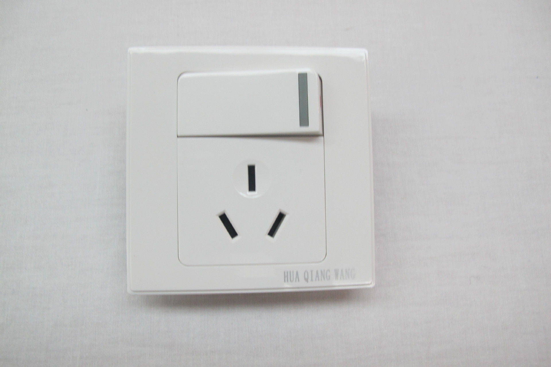 华强开关插座10a16a墙壁插座面板插座h9.8多功能万能限时特价出售