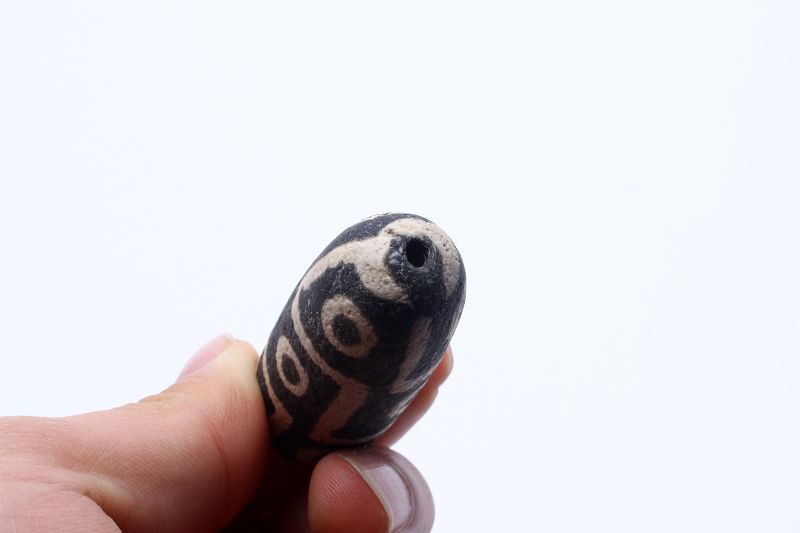 九眼玛瑙灰色天珠西藏老坑玛瑙勒子20*55mm天珠佛珠