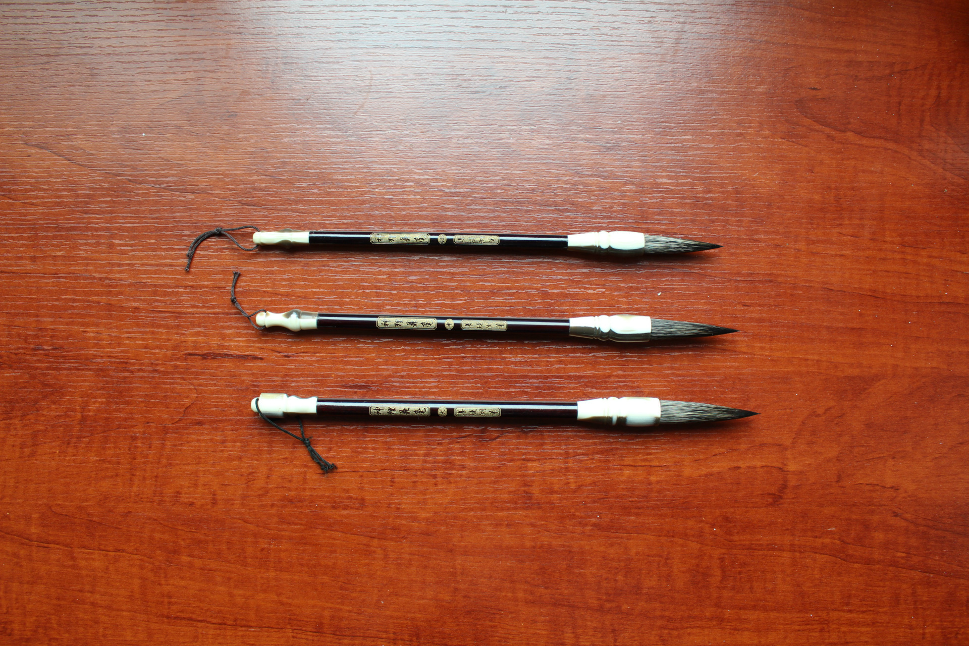 【厂家直销】石獾毛笔 弹性非常好 不分叉含墨多 兼毫毛笔 好毛笔