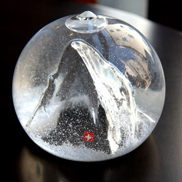 nbsp;而慕名来到这里 &nbsp; 特别说明&nbsp;:并不是在玻璃雪球内装入