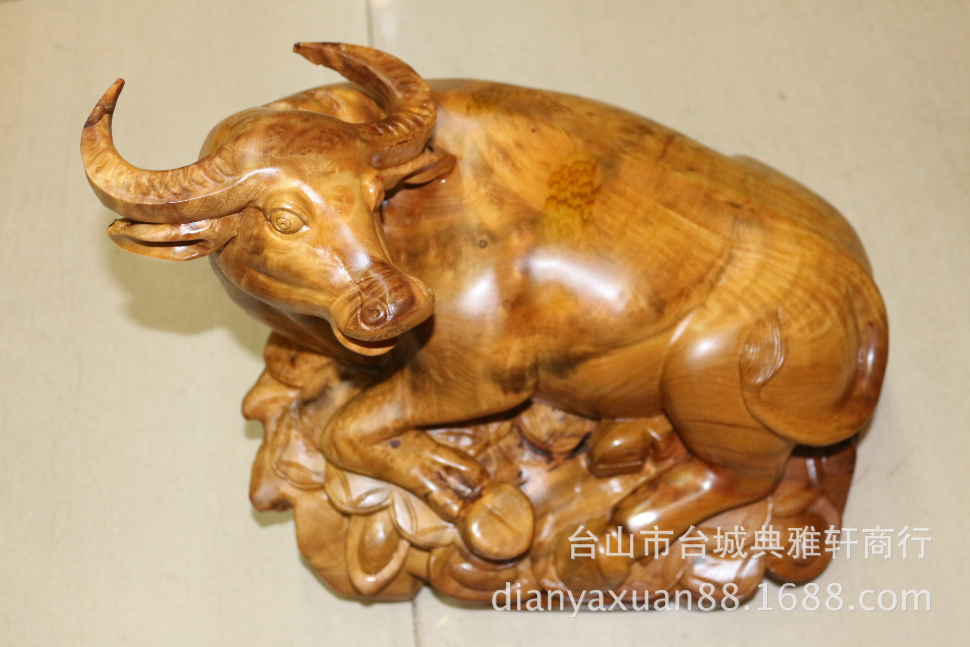 金丝楠木实木雕刻"扭转乾坤" 水牛雕刻