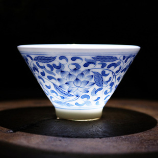 景德镇陶瓷功夫茶具 手绘青花瓷大号斗笠杯子 仿古缠枝莲品茗杯