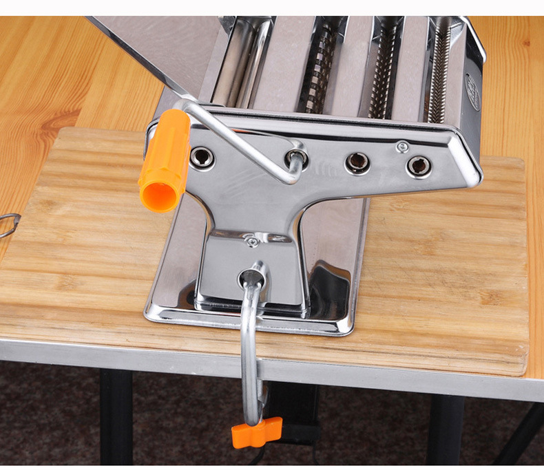 厂家承接各种 不锈钢家用手摇压面机 经济型家用压面机