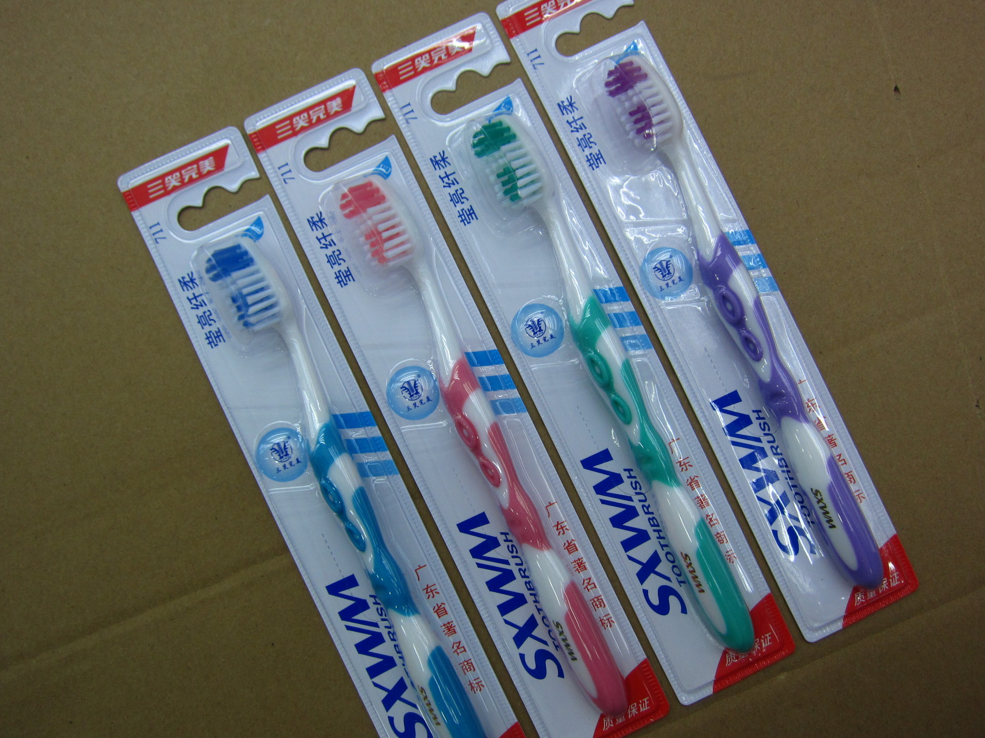 三笑完美牙刷711 成人牙刷 莹亮纤柔 软毛牙刷 厂家直供批发