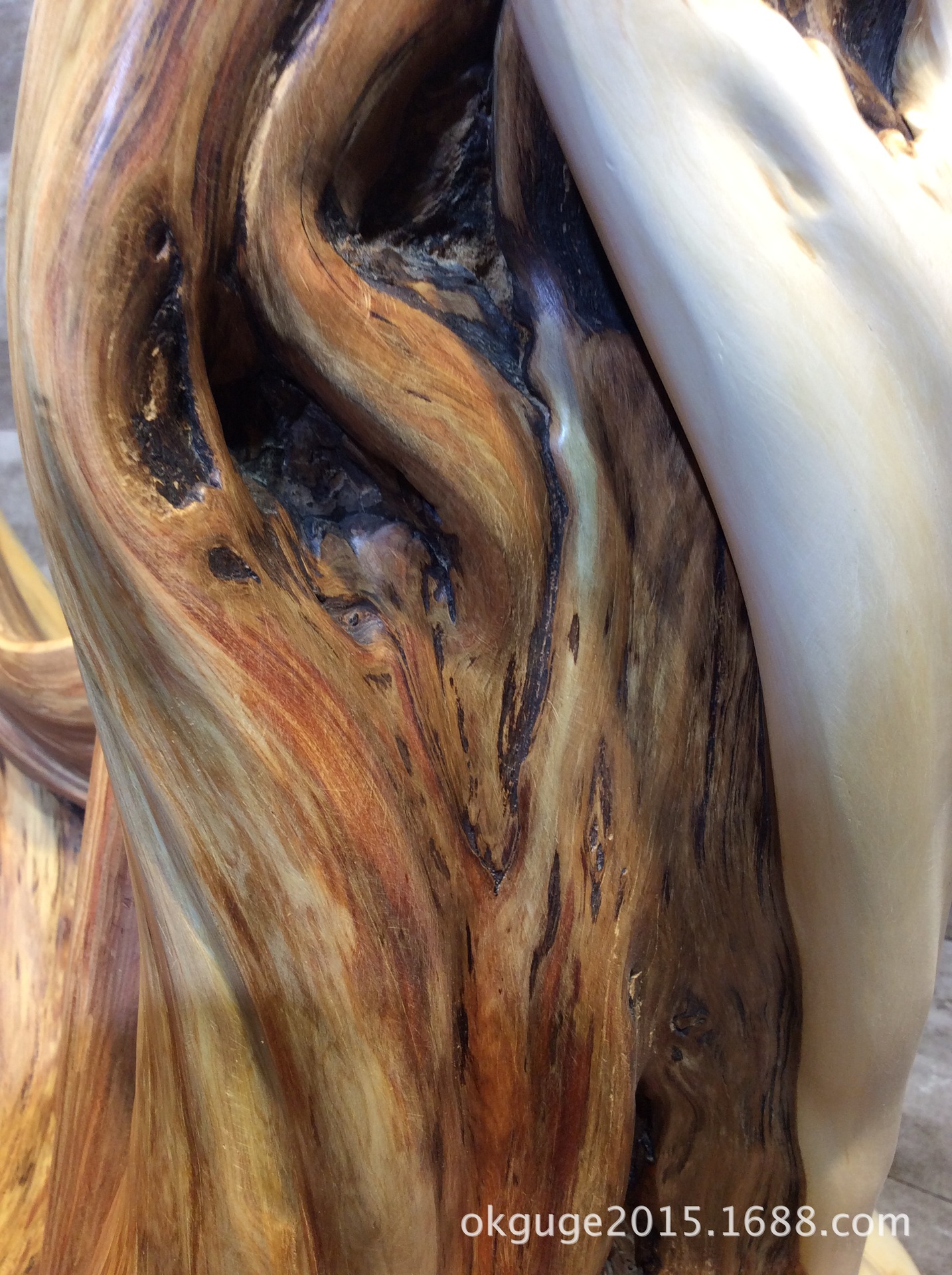 崖柏观音 天然抱石送礼佳品 陈化料 家居摆件工艺品根雕摆件