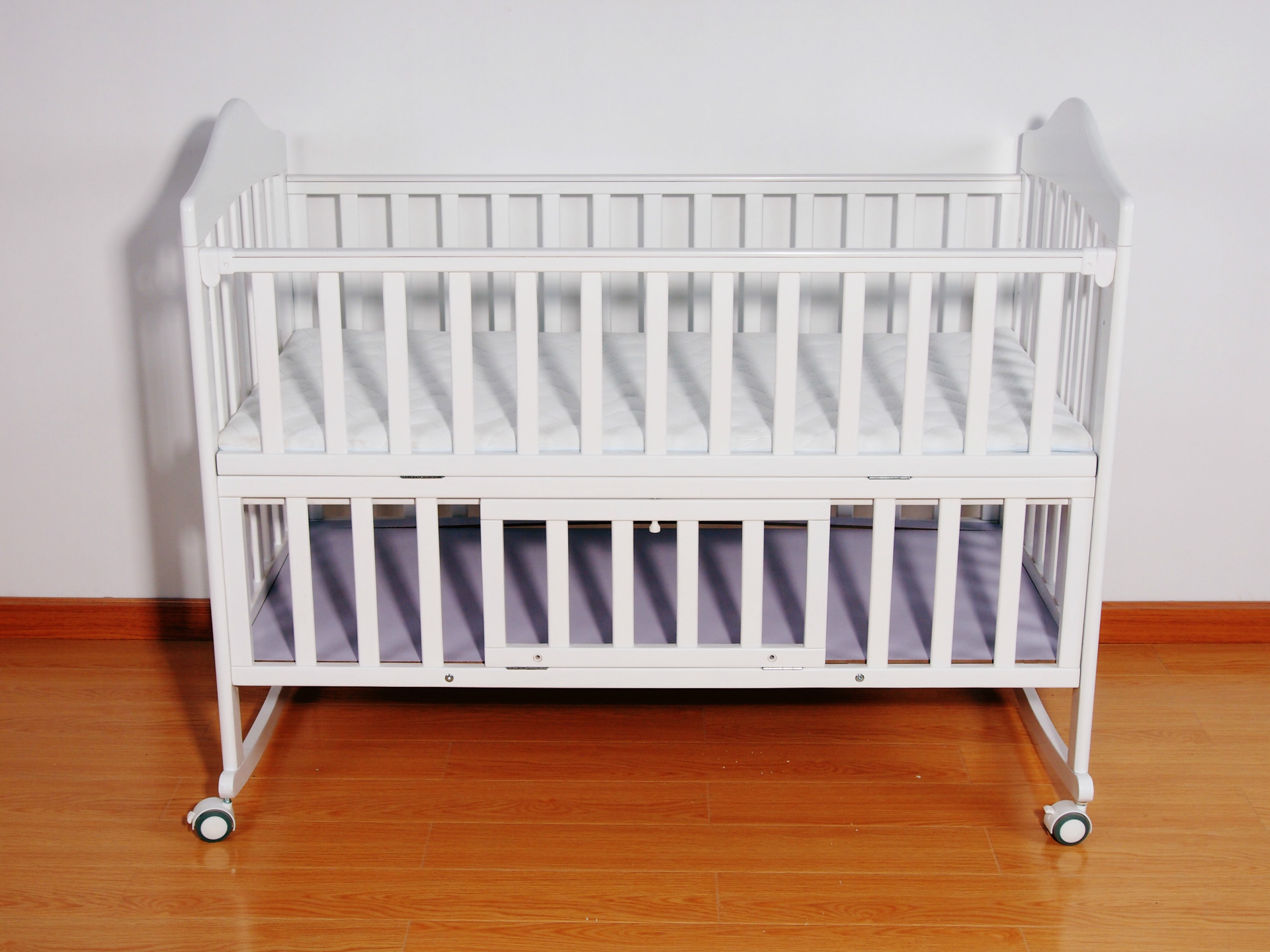 婴儿床厂家批发 实木婴儿床 多功能爆款环保游戏床 厂家直销定做