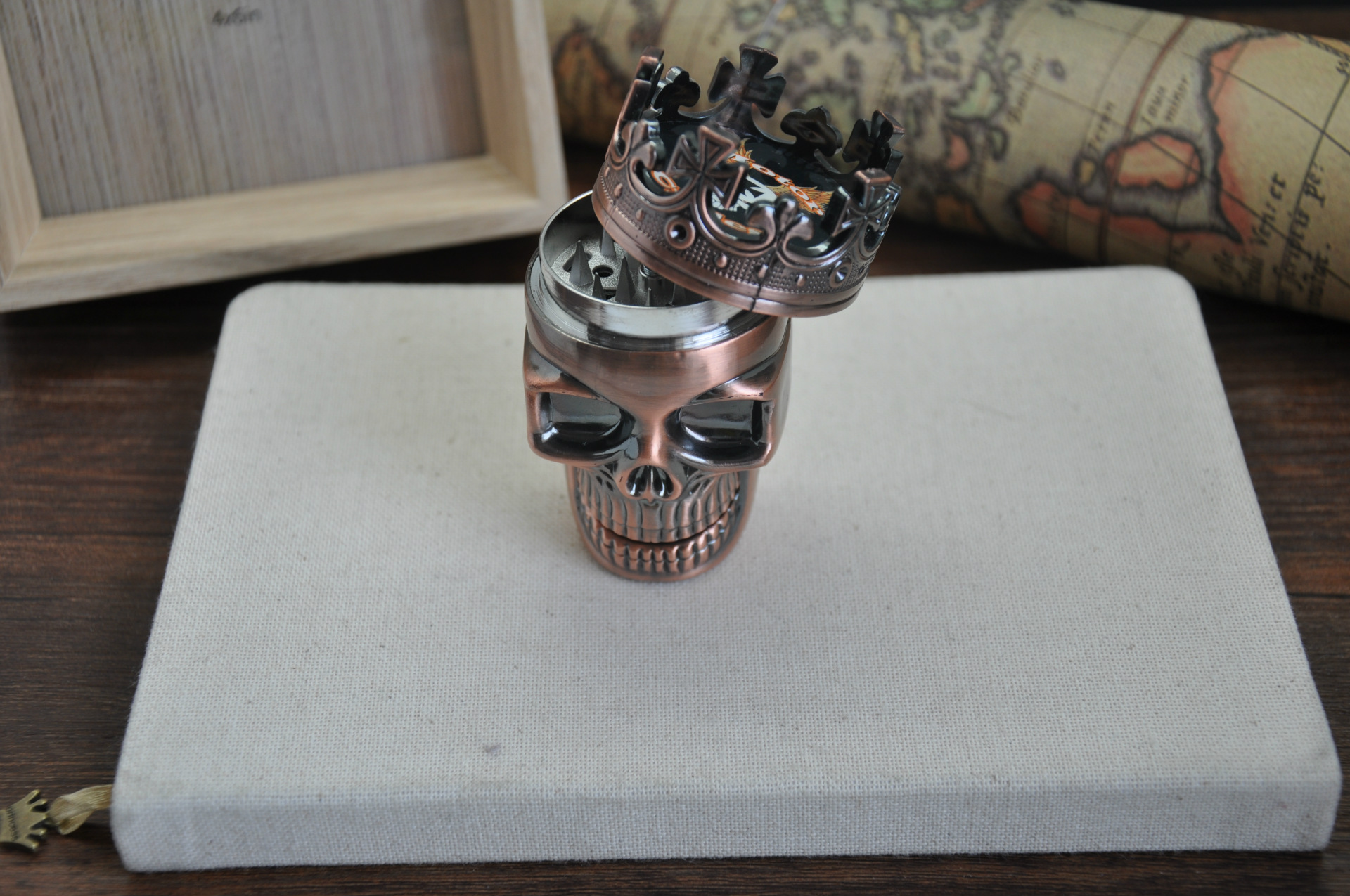 品名:雷鬼磨烟器 材料:金属 详情请咨询:qq:1552386962 ; 电话